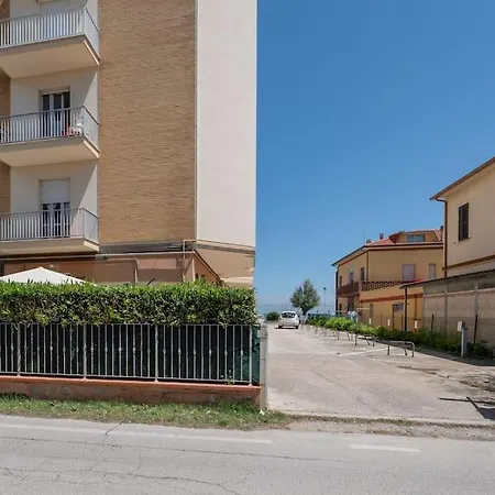 Lägenhet Lungomare Con Giardino E Parcheggio Marotta